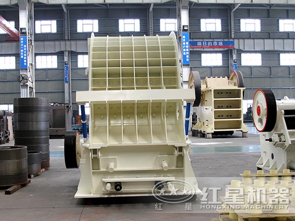 细碎反击破碎机展示图 细碎反击破碎机展示图