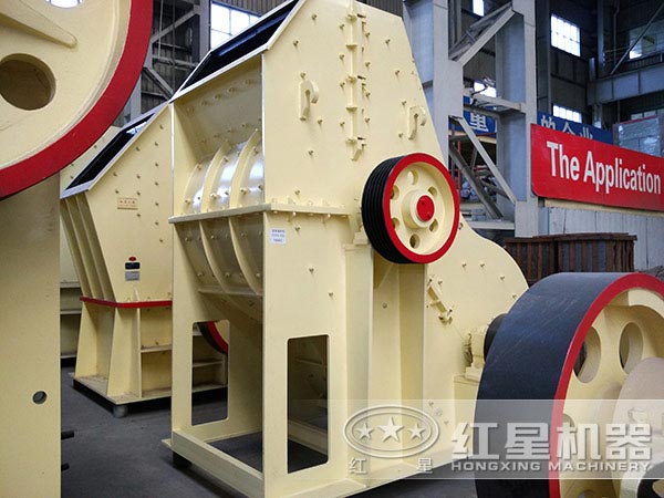 煤矸石破碎机侧面图